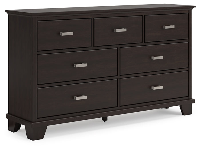 Covetown Full Panel Bed with Dresser and 2 Nightstands